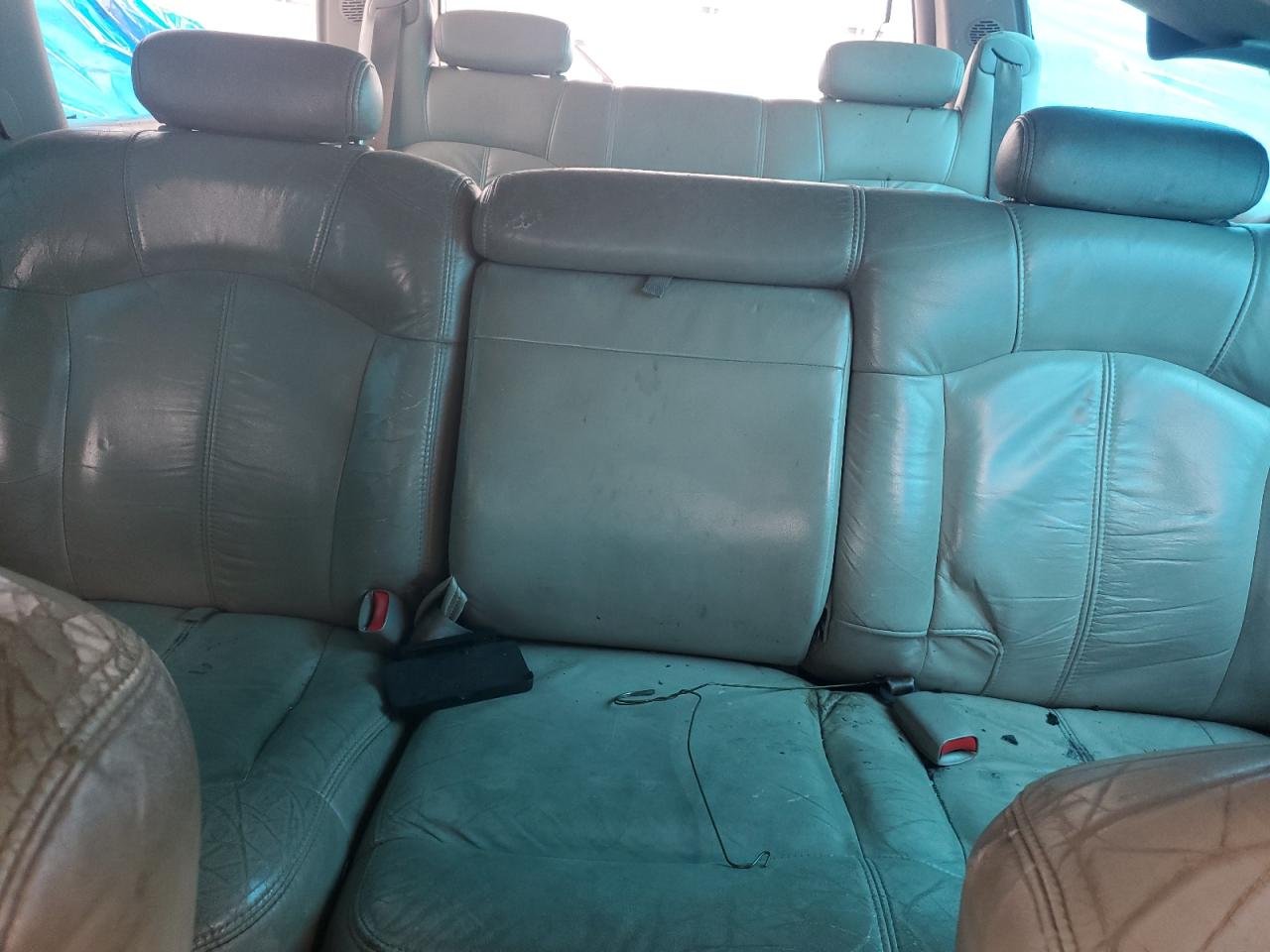 2002 Chevrolet Suburban C1500 VIN: 3GNEC16T52G258587 Lot: 51812635
