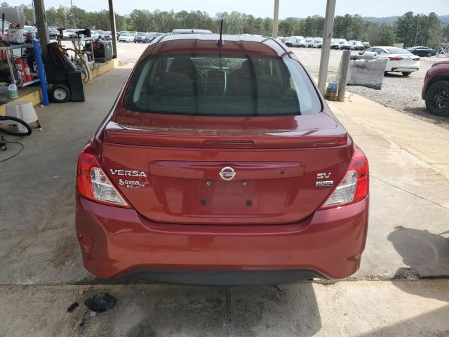  NISSAN VERSA 2018 Красный