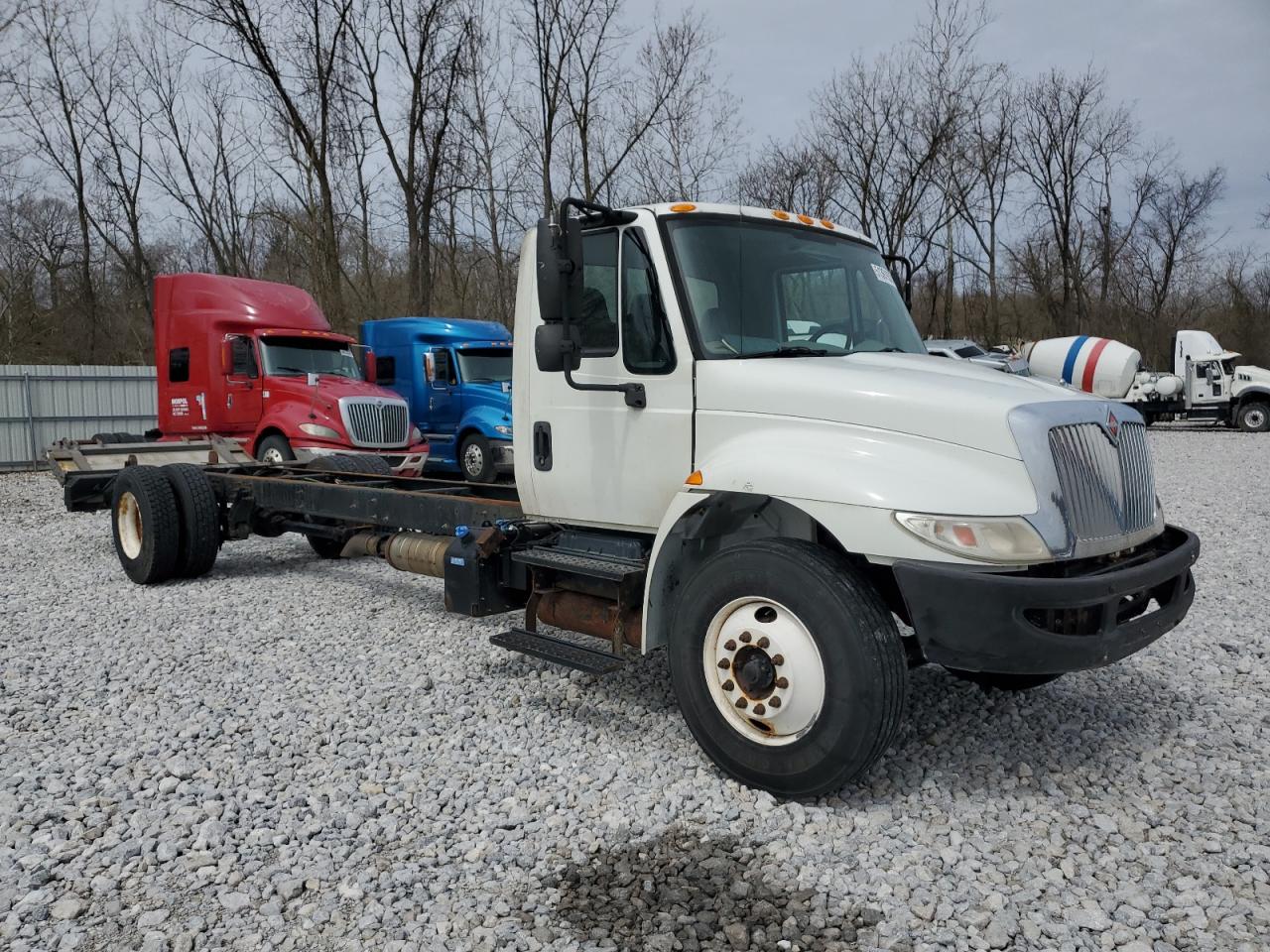 Barberton, OH에서 판매 중인 2016 International 4300 Truck Cab And Chassis - Minor Dent/Scratches