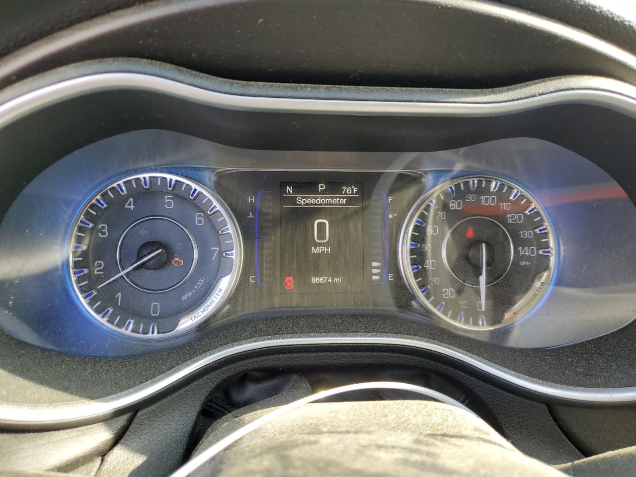 2015 Chrysler 200 Limited VIN: 1C3CCCAB4FN712386 Lot: 55240165