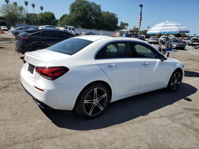  MERCEDES-BENZ A-CLASS 2019 Білий