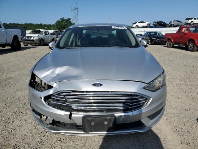 Седани FORD FUSION 2017 Сріблястий