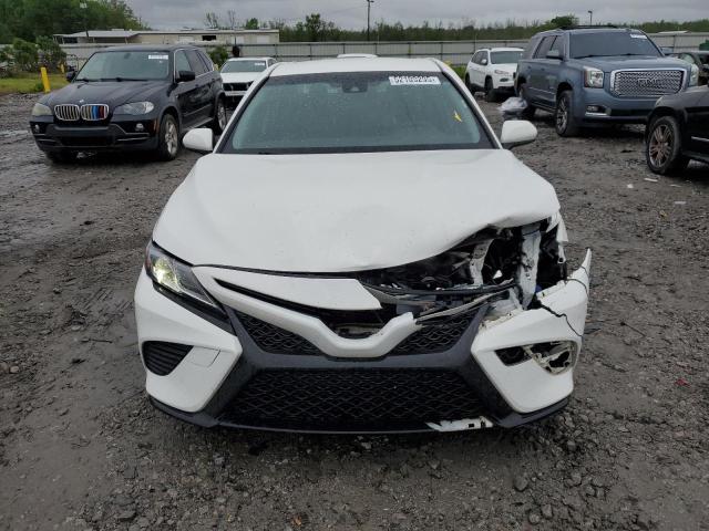  TOYOTA CAMRY 2018 Белый