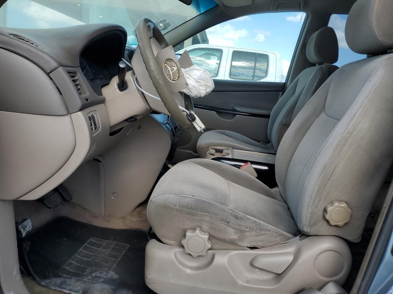 2004 Toyota Sienna Ce VIN: 5TDZA23C44S197764 Lot: 54855865