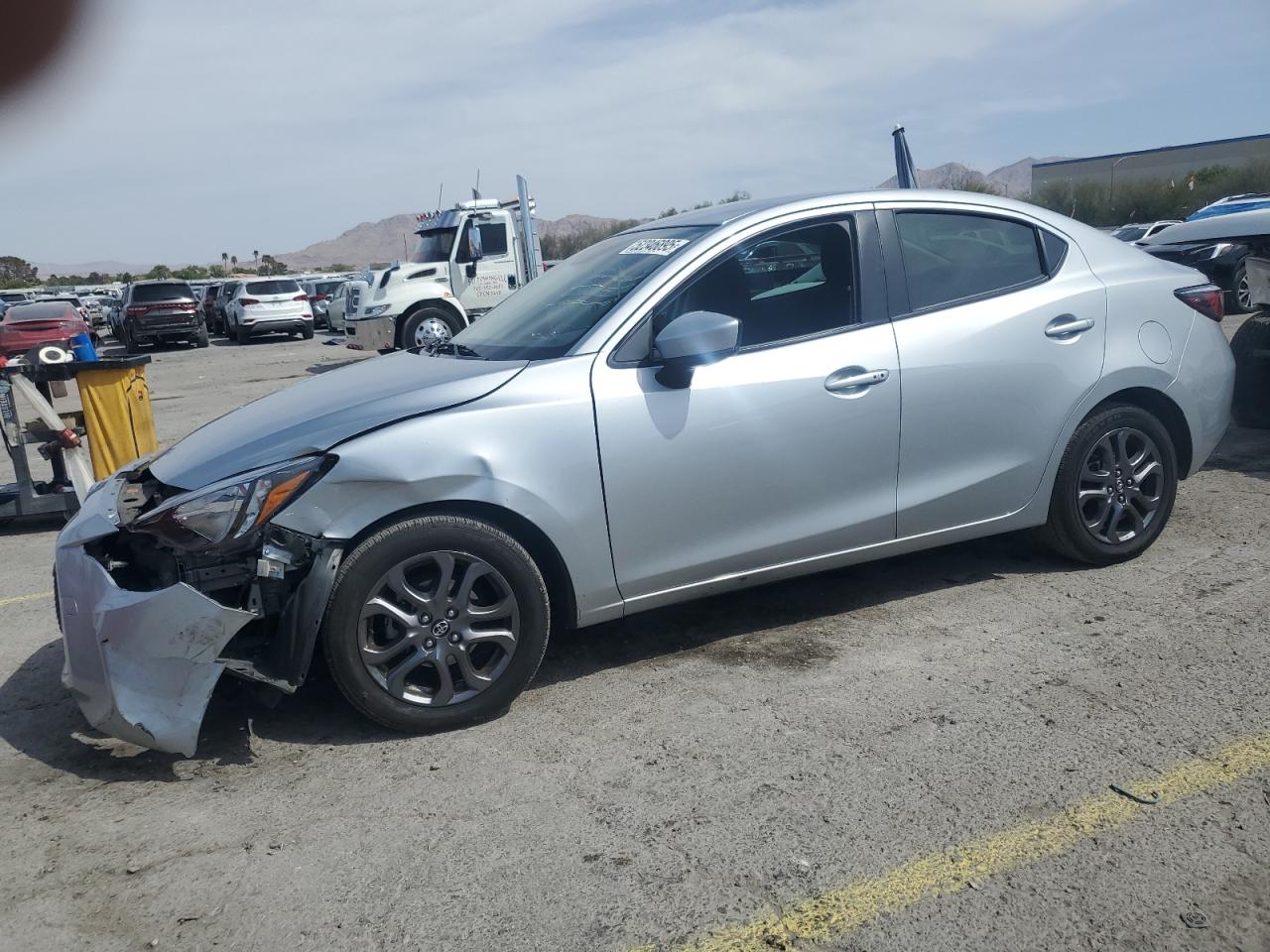 2019 Toyota Yaris L zu verkaufen in Las Vegas, NV - Front End