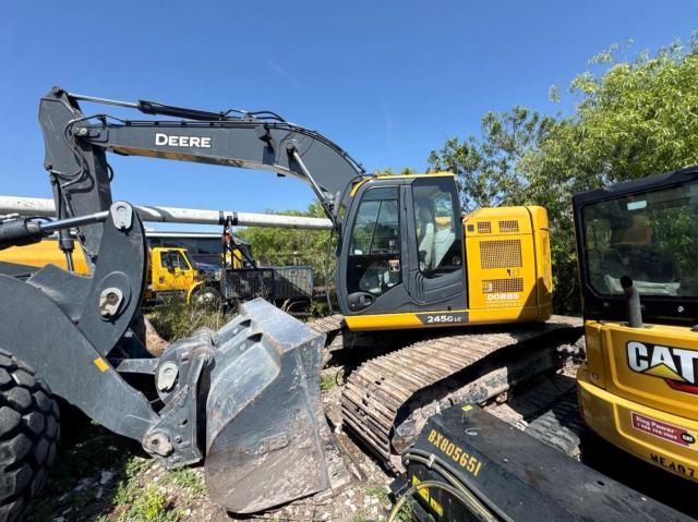 2022 John Deere 245G Lc