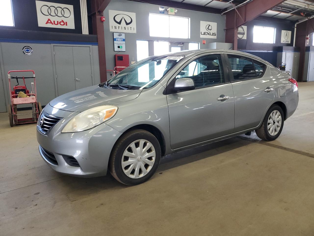 2013 Nissan Versa S en Venta en East Granby, CT - Minor Dent/Scratches