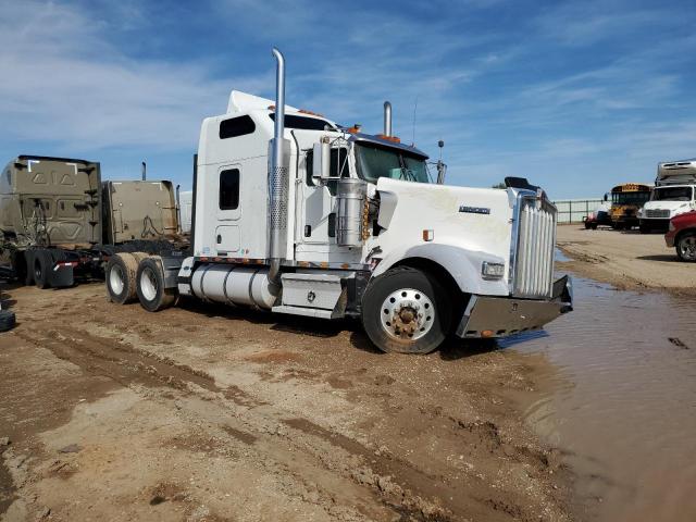 2007 Kenworth W900 Semi Truck