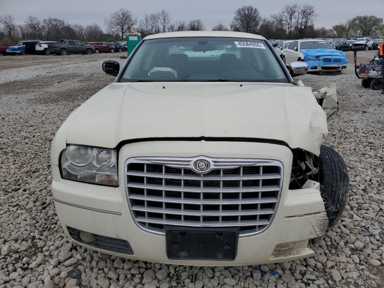 2010 Chrysler 300 - Image 5