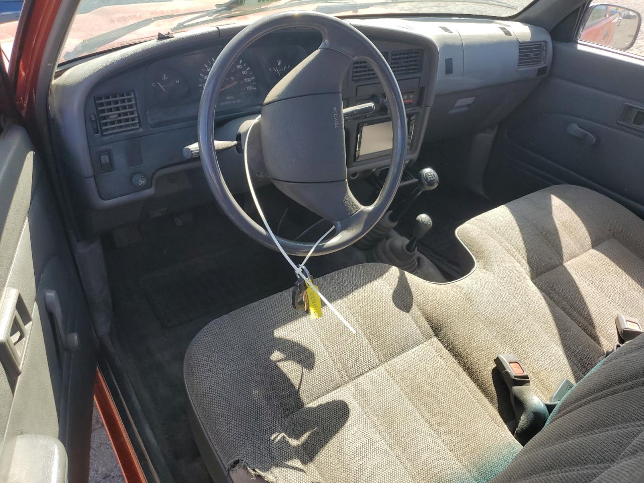 1989 Toyota Pickup 1/2 Ton Short Wheelbase Dlx VIN: JT4RN01P4K4015407 Lot: 51778955