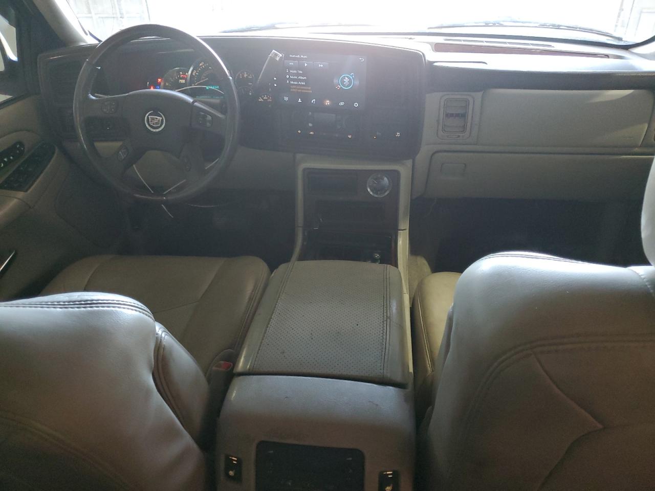 2005 Cadillac Escalade Luxury VIN: 1GYEK63NX5R110755 Lot: 53097415