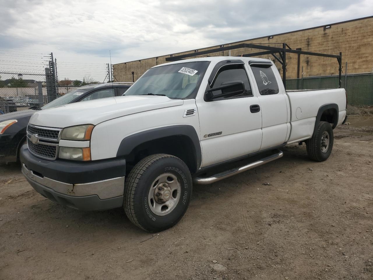 1GCHC29U95E102032 CHEVROLET SILVERADO Photo 1