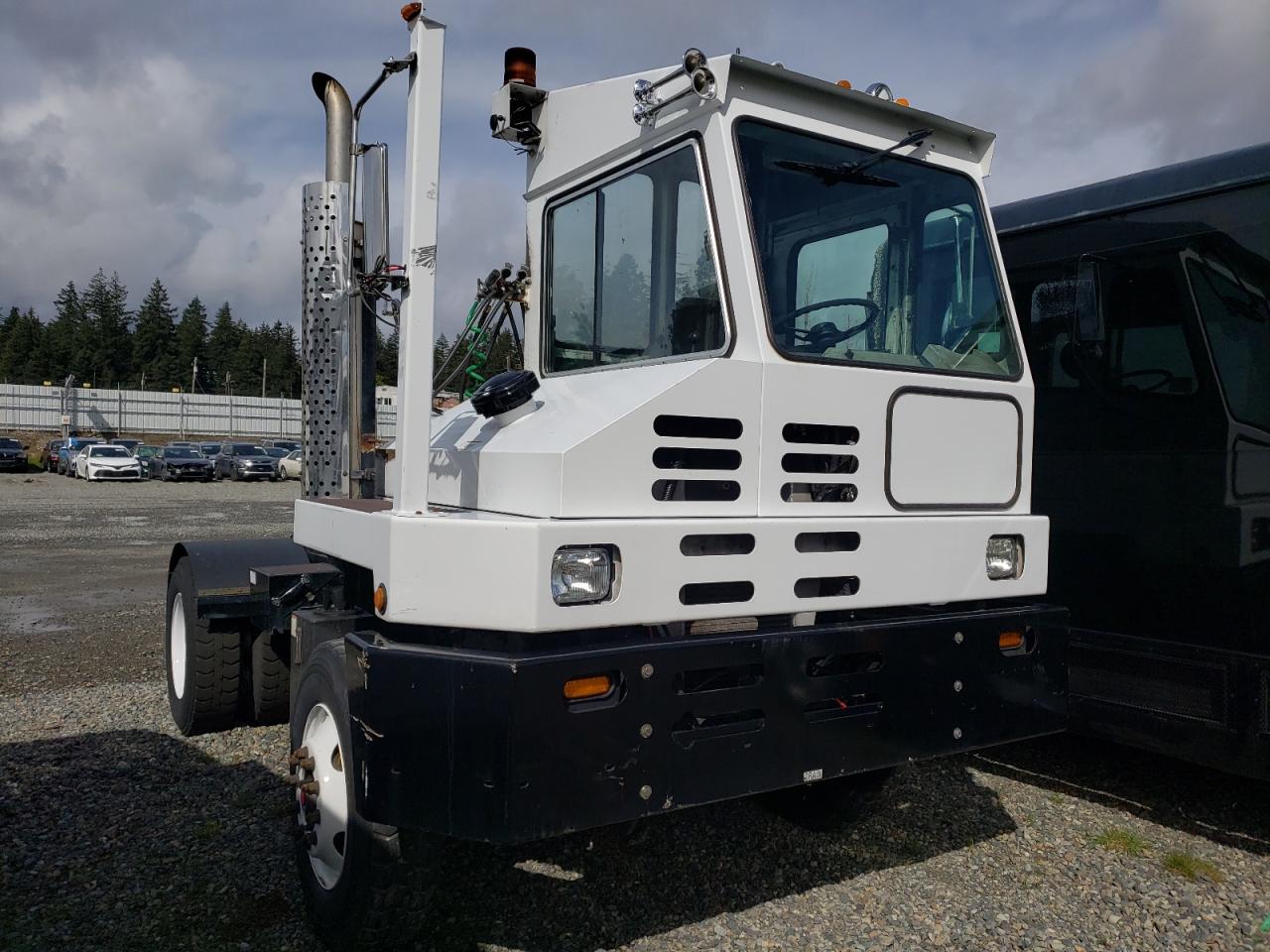 2011 Capacity Yard Truck Trucks Yard Truck for Sale in Graham, WA - Mechanical