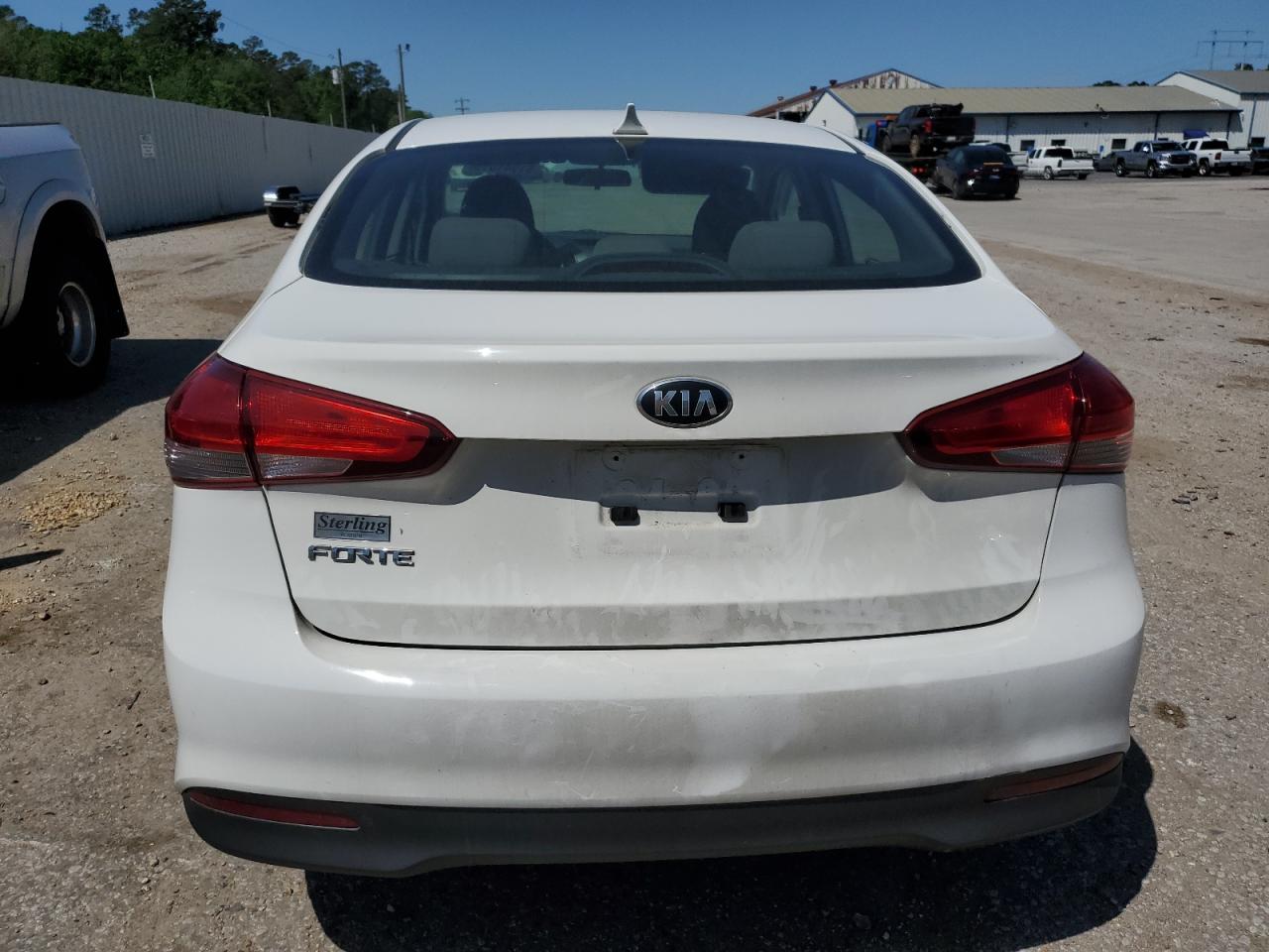 2018 Kia Forte Lx VIN: 3KPFK4A73JE221141 Lot: 51941015