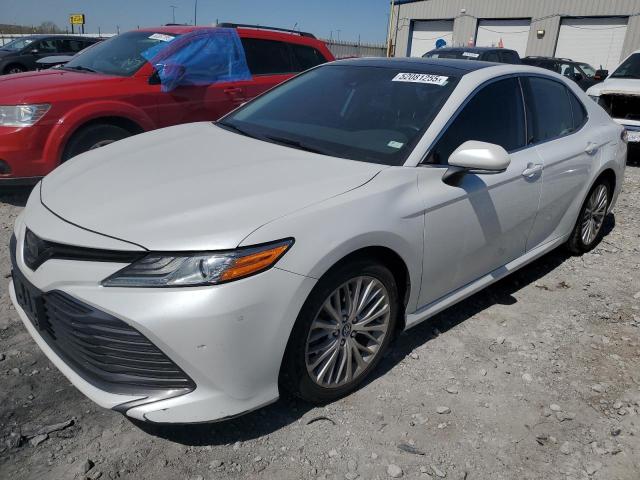  TOYOTA CAMRY 2019 White