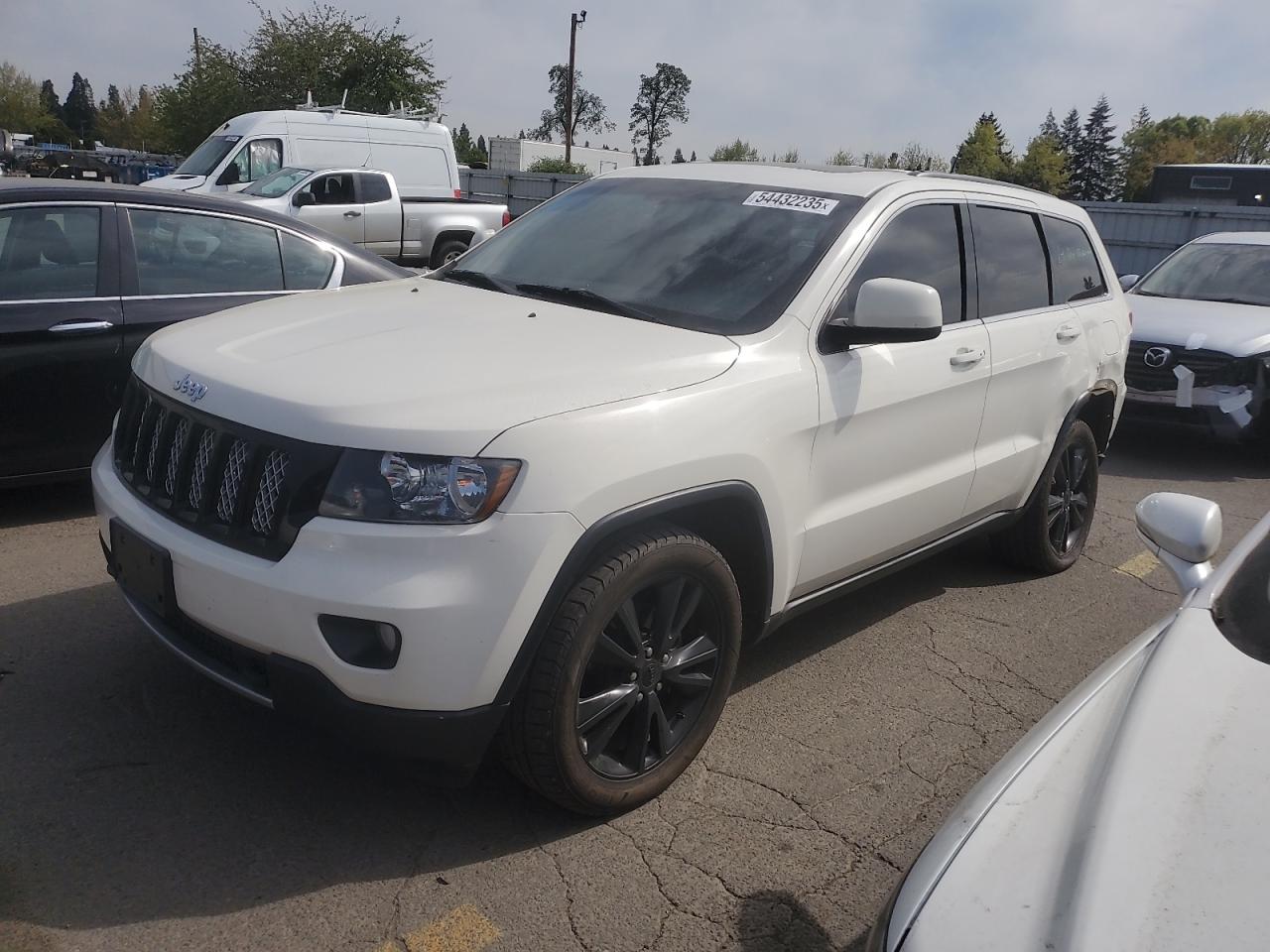 2012 Jeep Grand Cherokee Laredo for Sale in Woodburn, OR - Rear End