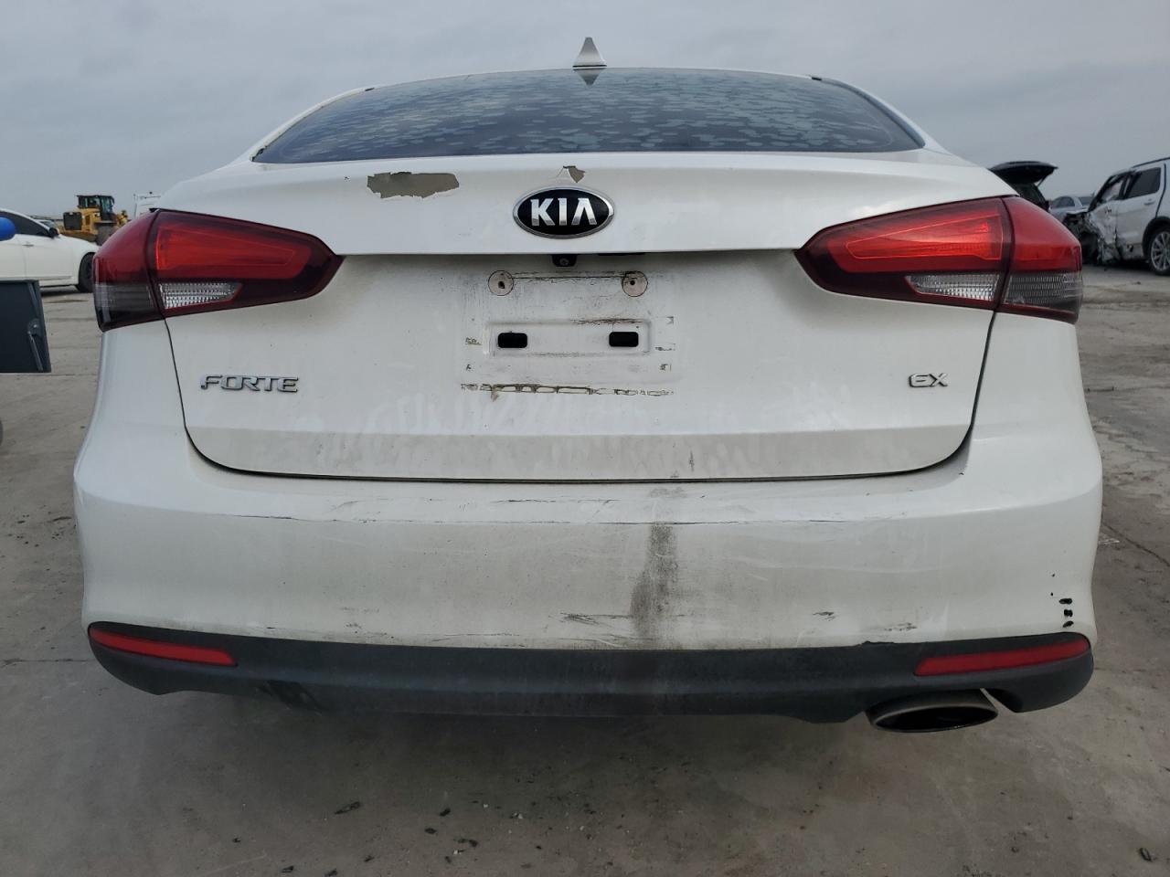 2017 Kia Forte Ex VIN: 3KPFL4A80HE129436 Lot: 54980375