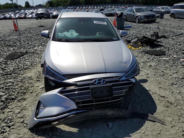  HYUNDAI ELANTRA 2019 Серебристый