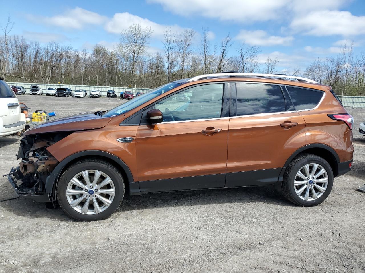 2017 Ford Escape Titanium იყიდება Leroy-ში, NY - Front End