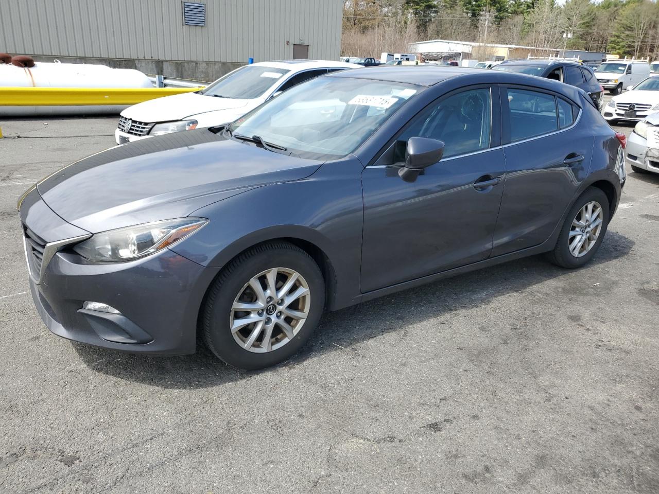 2016 Mazda 3 Sport იყიდება Exeter-ში, RI - Rear End