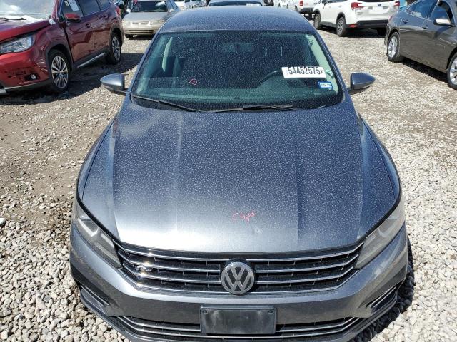  VOLKSWAGEN PASSAT 2017 Серый
