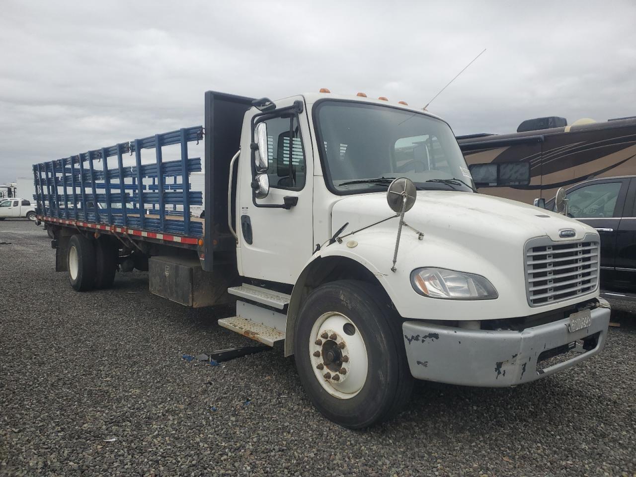 2015 Freightliner Business Class M2 Flatbed Truck for Sale in Fredericksburg, VA - Minor Dent/Scratches