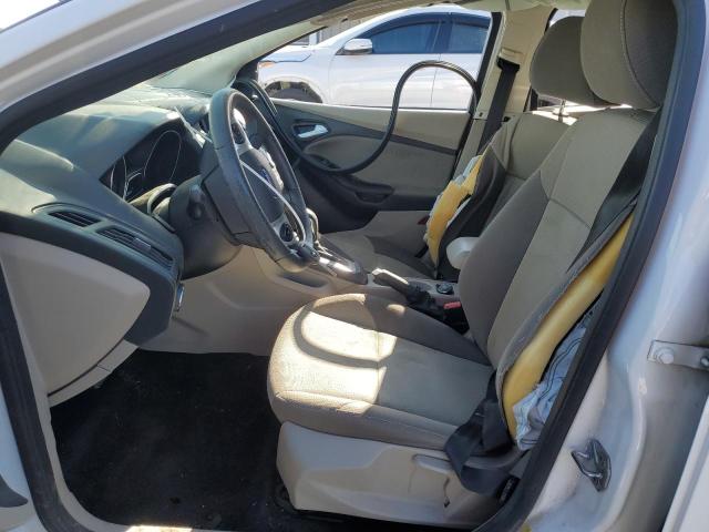 Sedans FORD FOCUS 2014 White