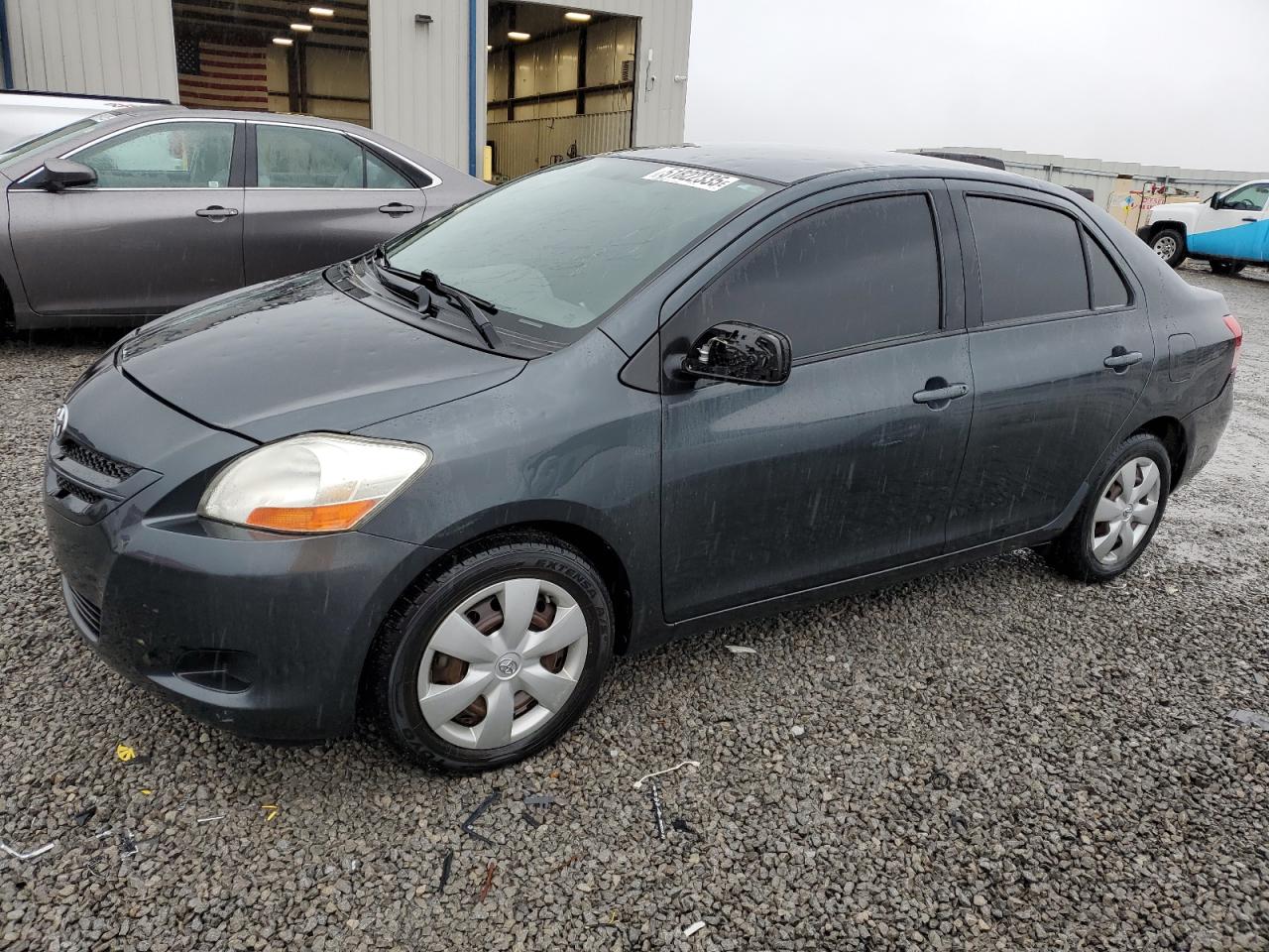 2008 Toyota Yaris продається в Earlington, KY - Hail