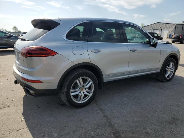  PORSCHE CAYENNE 2016 Srebrny