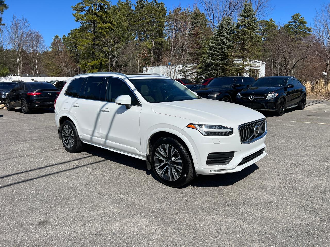 2020 Volvo Xc90 T5 Momentum продається в North Billerica, MA - Minor Dent/Scratches