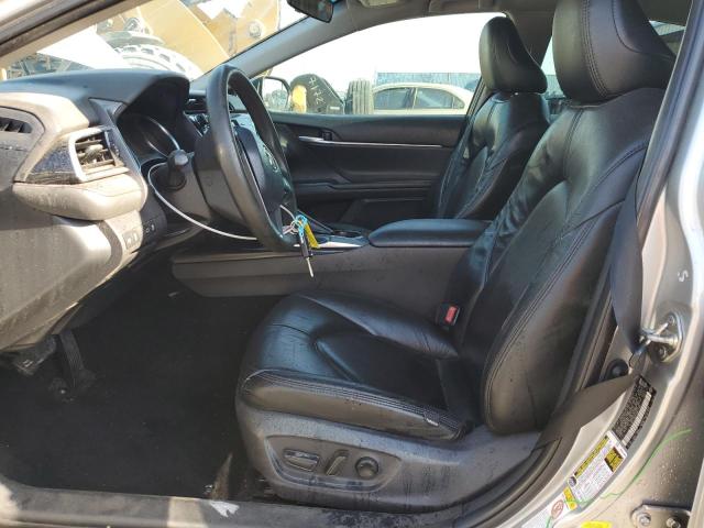  TOYOTA CAMRY 2018 Srebrny