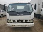 2006 Isuzu Npr  de vânzare în Elgin, IL - Minor Dent/Scratches
