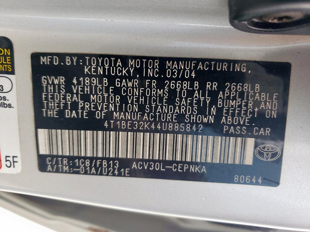 2004 TOYOTA CAMRY LE