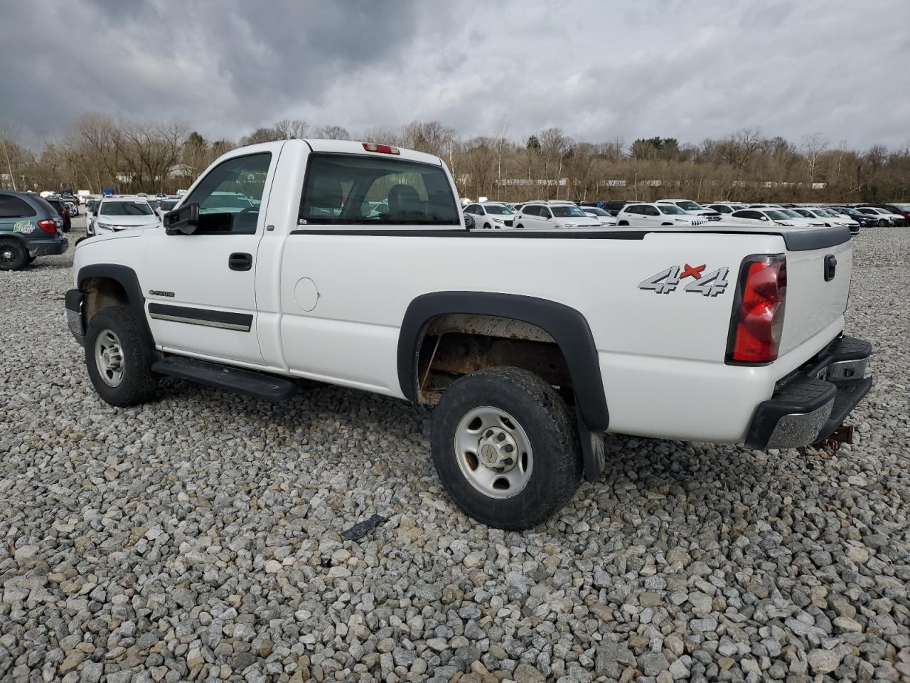 2005 Chevrolet Silverado - Image 2