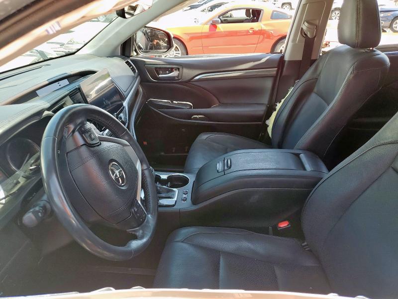  TOYOTA HIGHLANDER 2019 Srebrny