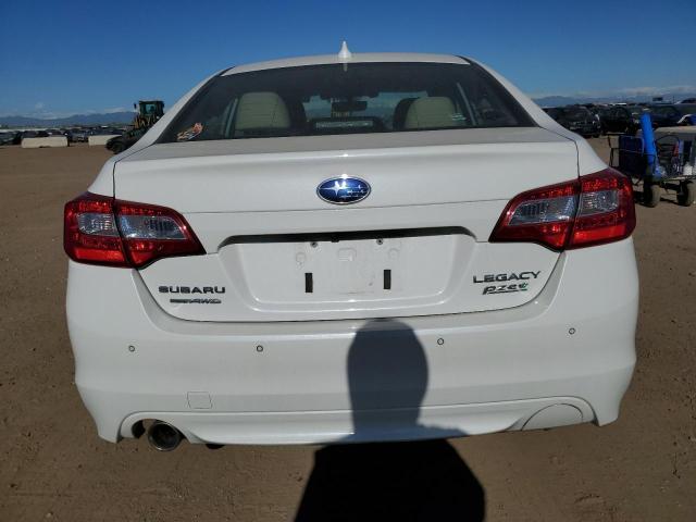 Sedans SUBARU LEGACY 2017 Biały