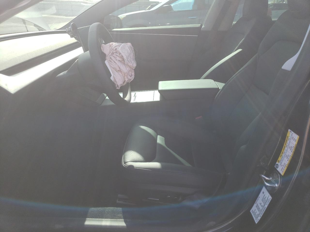 Фото: 5YJ3E1EA9RF859401 - 7