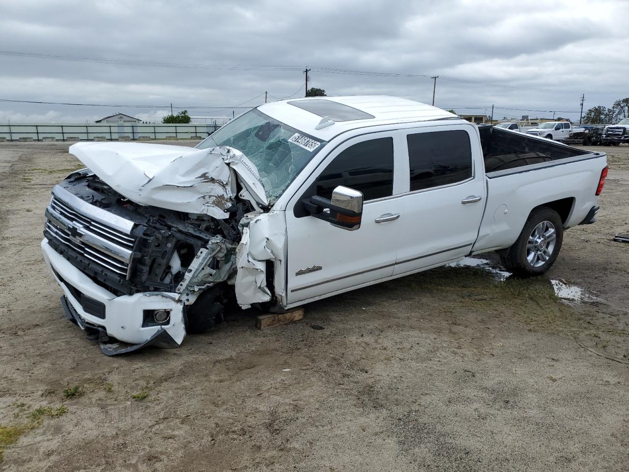 2016 Chevrolet Silverado K2500 High Country zu verkaufen in Fresno, CA - Front End