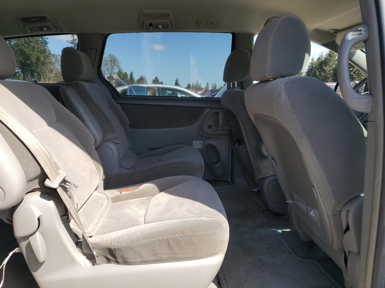 2004 Toyota Sienna Ce VIN: 5TDZA23C24S049001 Lot: 54015845