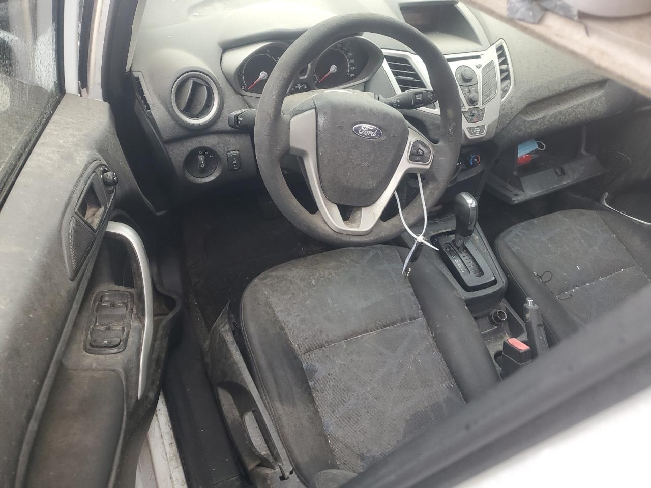 2013 Ford Fiesta - Image 8
