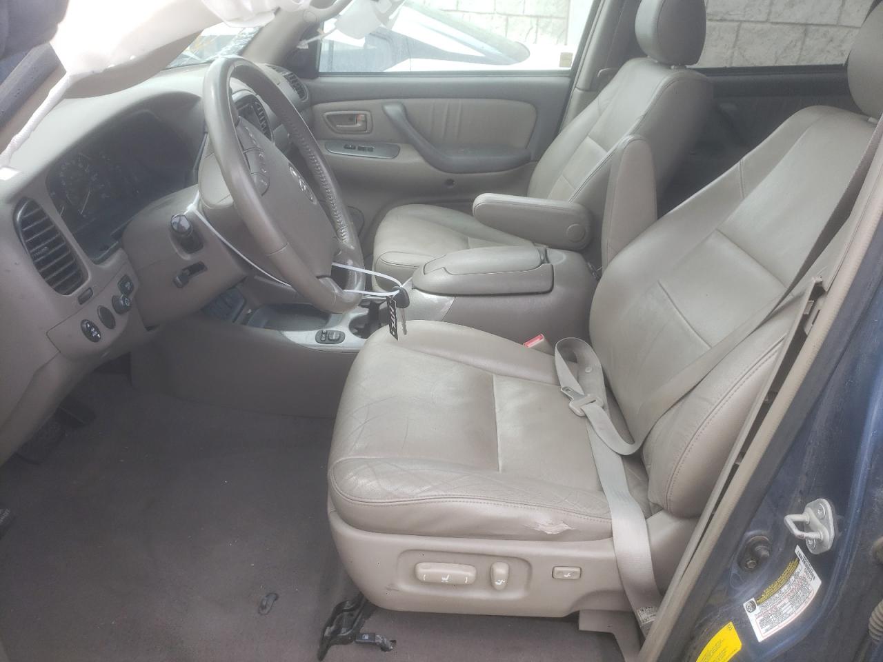 2005 Toyota Sequoia Limited VIN: 5TDBT48A15S235810 Lot: 51703345