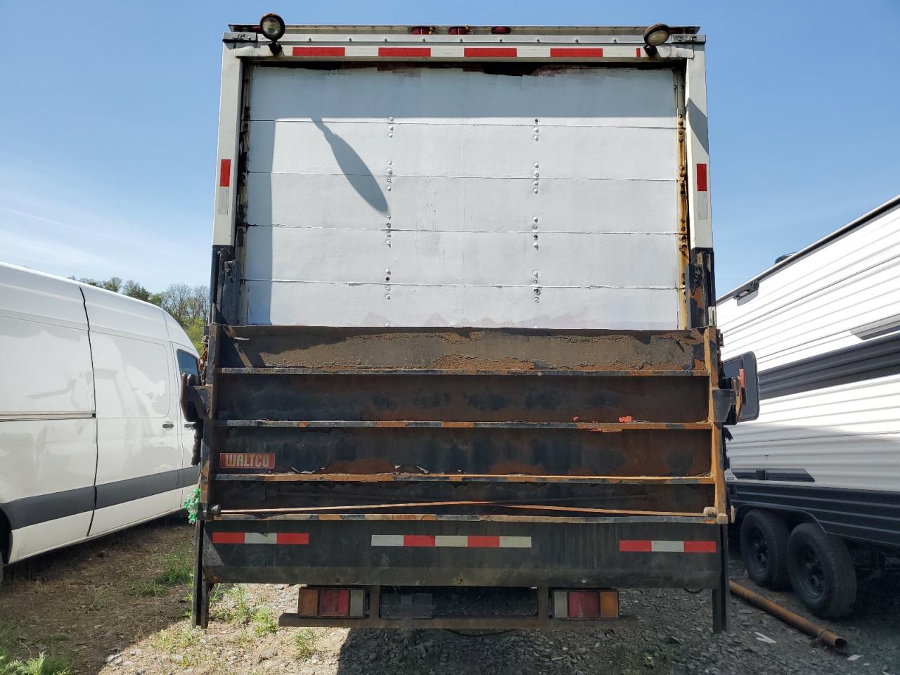 2013 Isuzu Box Truck VIN: 54DC4W1B6DS802594 Lot: 45683095