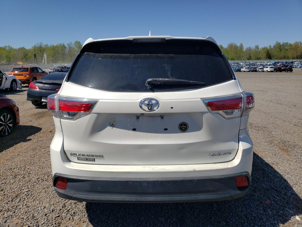 2015 Toyota Highlander Xle VIN: 5TDJKRFH7FS126054 Lot: 52933435