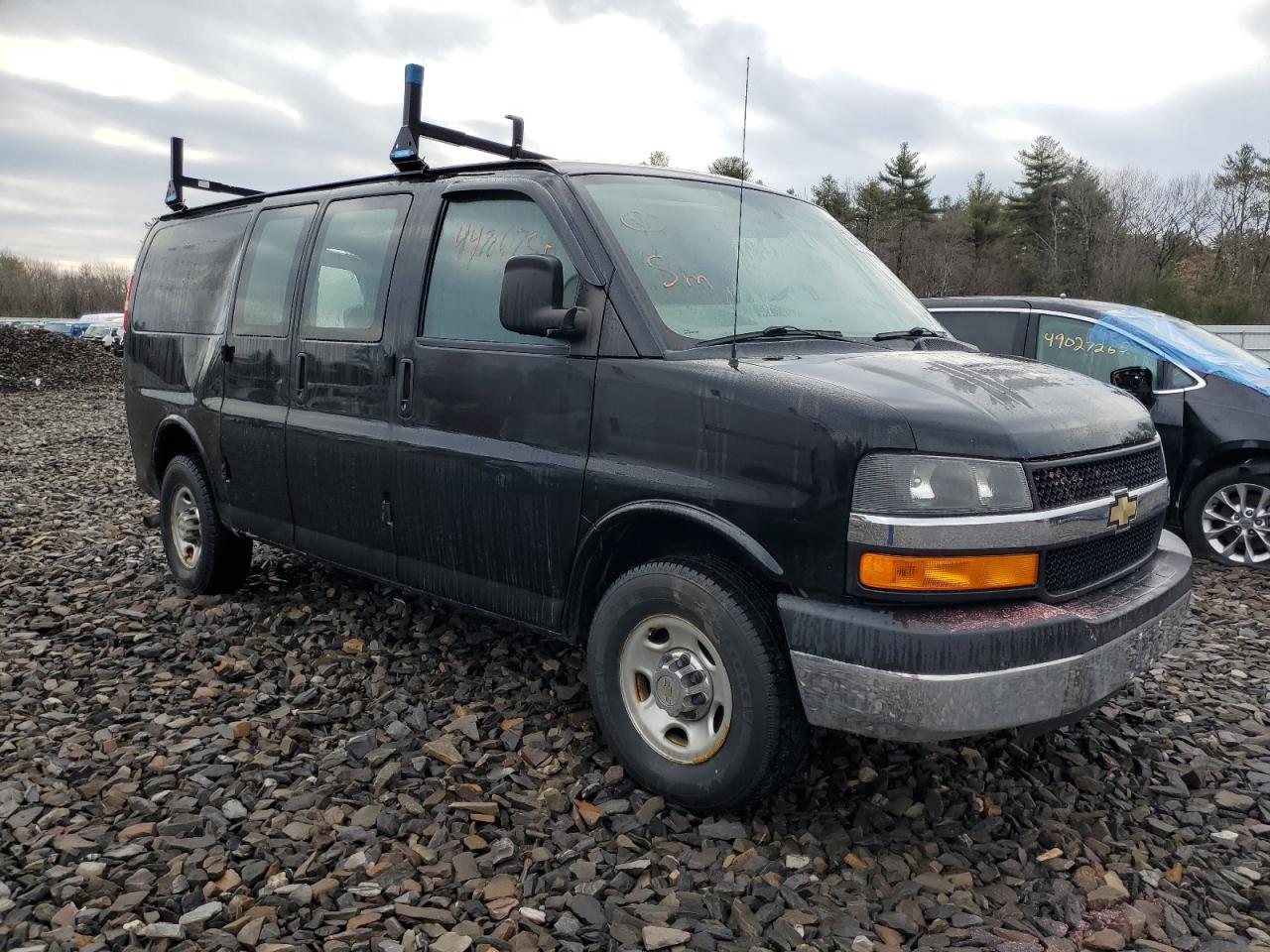 2015 Chevrolet Express - Image 4