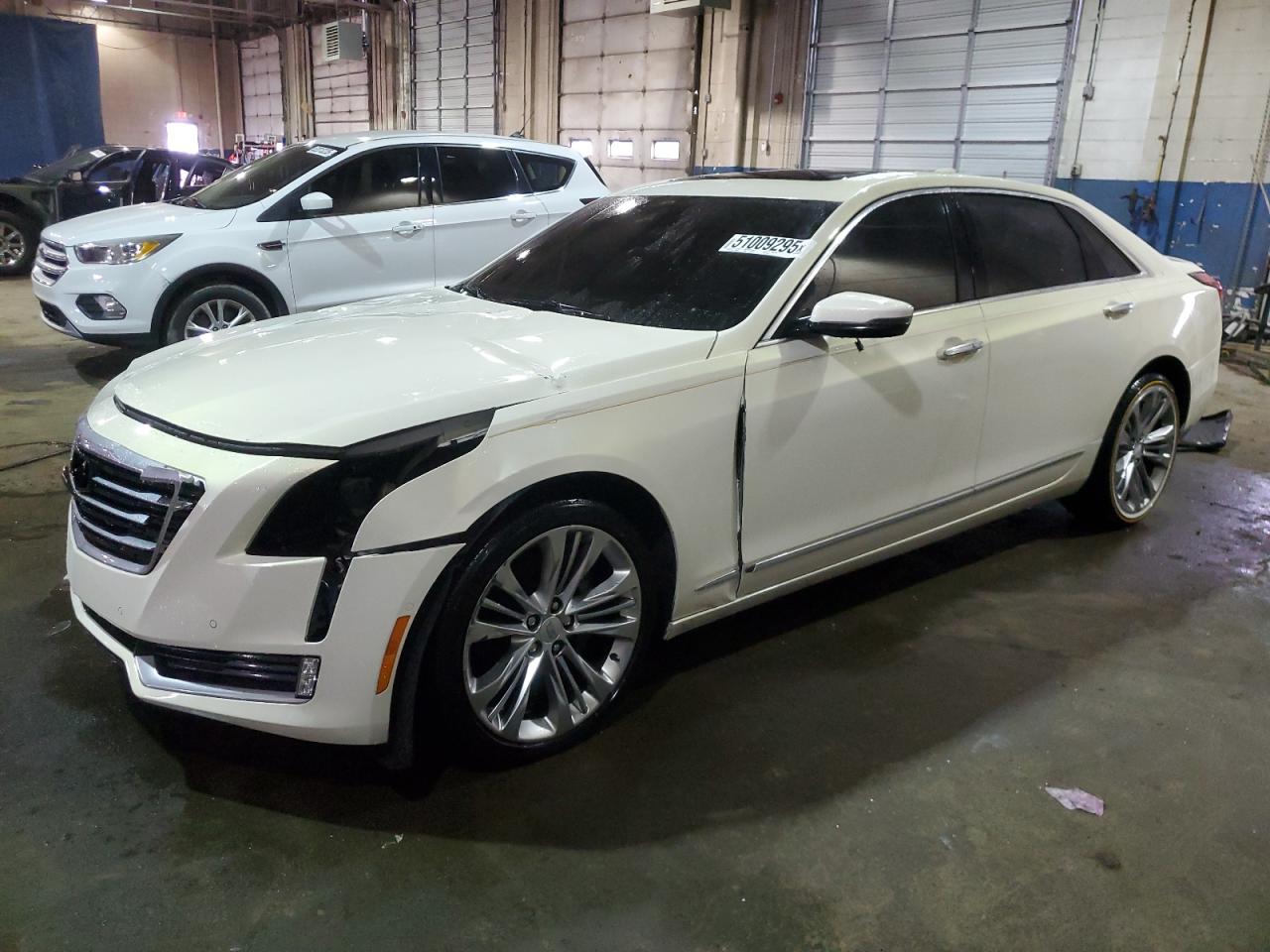 2017 Cadillac Ct6 Luxury на продаже в Woodhaven, MI - Front End