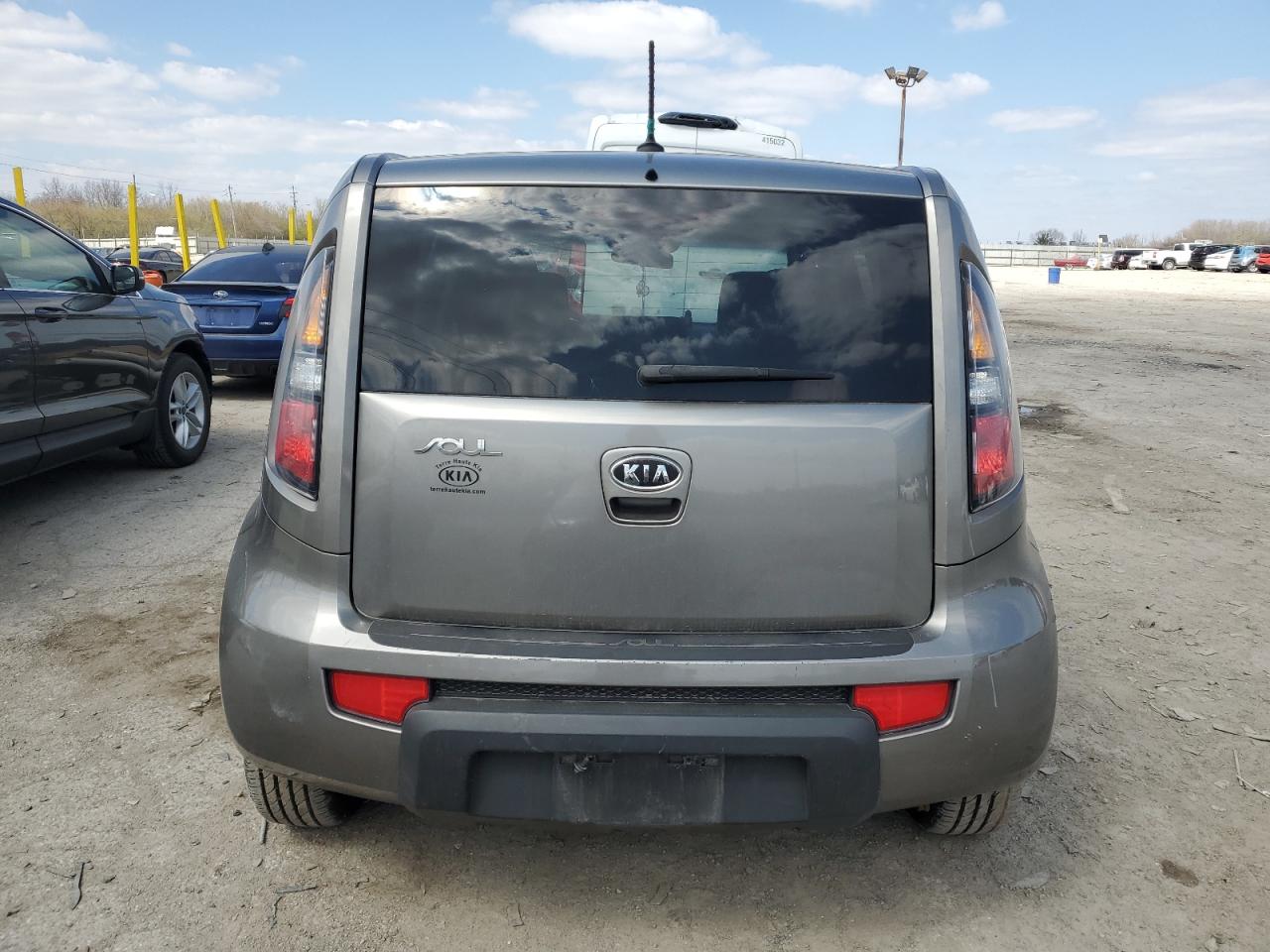 2011 Kia Soul + VIN: KNDJT2A24B7213969 Lot: 52932525
