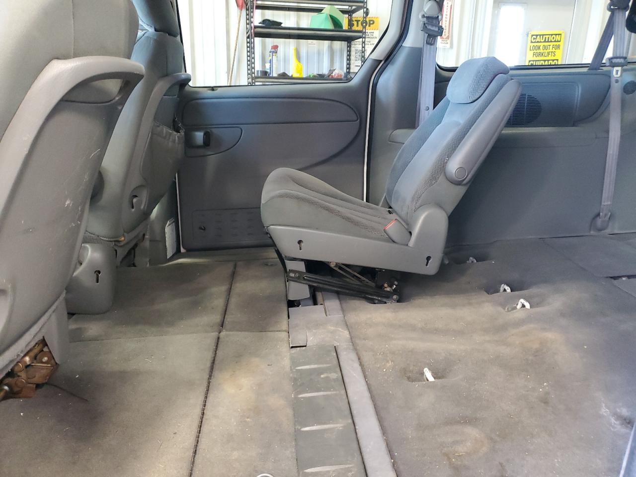 2005 Dodge Grand Caravan Sxt VIN: 2D4GP44L35R246076 Lot: 52120915