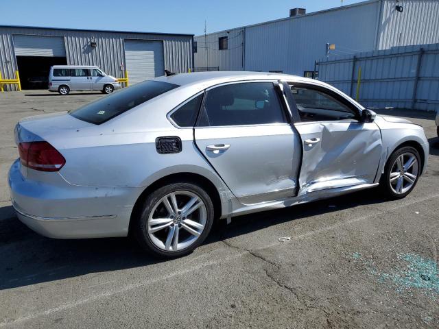  VOLKSWAGEN PASSAT 2013 Srebrny