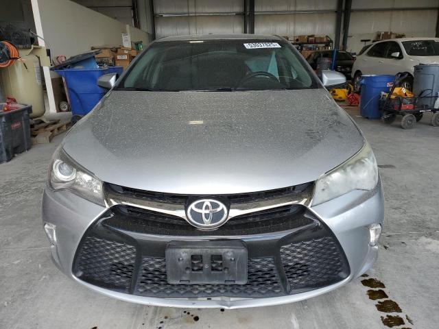 TOYOTA CAMRY 2015 Серебристый