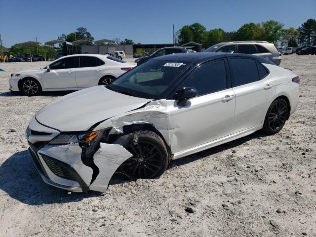  TOYOTA CAMRY 2021 Biały